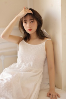 《年轻女教师》免费观看